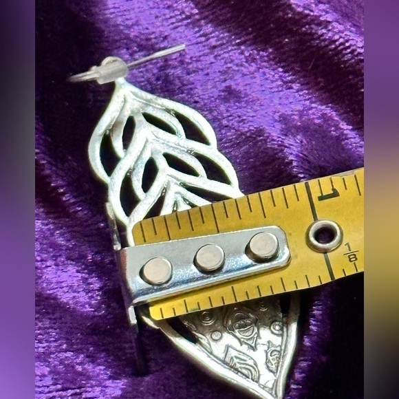 Long Silver Tone Earrings Faux Turquoise Teardrop Stone Cutout Design 1982 G - Picture 4 of 8